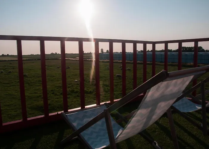 مكان تخييم Hihahut De Zonnepost *